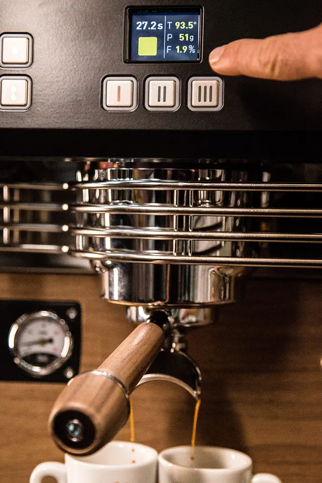 Dalla Corte XT Barista group screen and espresso being made